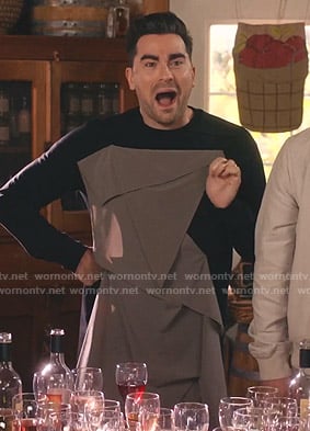 David's black and khaki sweatshirt on Schitts Creek