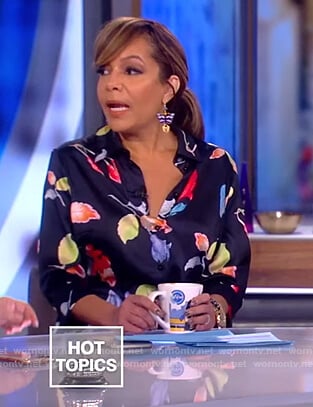 Sunny's navy floral shirtdress on The View