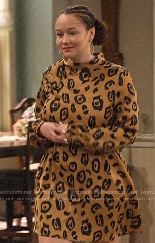 Jade's leopard print dress on Family Reunion