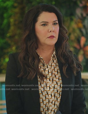 Joan's white geometric print blouse on Zoeys Extraordinary Playlist
