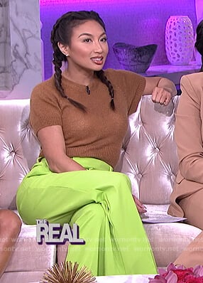 Jeannie's brown short sleeve sweater on The Real