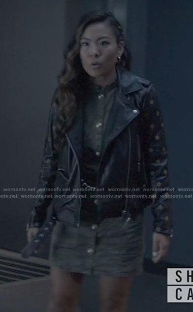 Mary's leather jacket with star sleeves on Batwoman