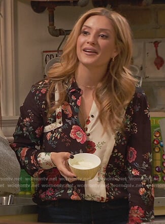 Chelsea's contrast floral blouse on Ravens Home