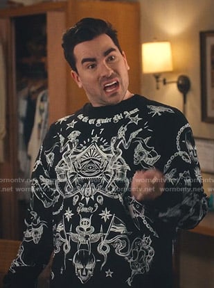 David's black printed sweatshirt on Schitts Creek