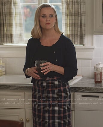Elena's black plaid button front skirt on Little Fires Everywhere