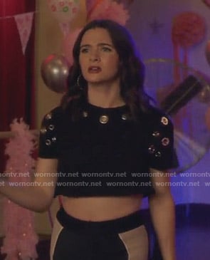 Jane's black cropped grommet tee on The Bold Type
