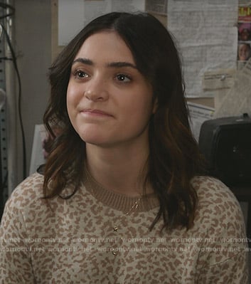 Olive's beige leopard sweater on Manifest