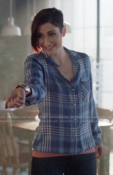 Alex's blue plaid shirt on Supergirl