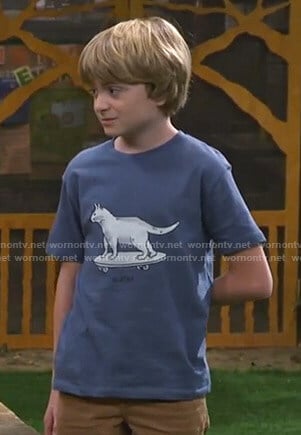 Finn's blue skater cat print tee on Bunkd