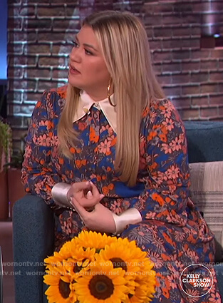 Kelly's floral jumpsuit with contrast collar on The Kelly Clarkson Show