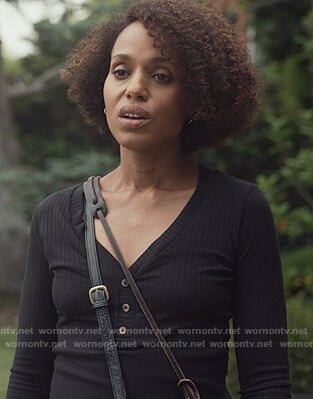 Mia's black ribbed henley top on Little Fires Everywhere