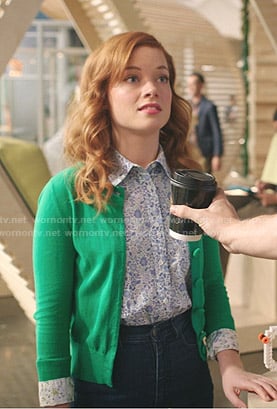 Zoey's blue floral shirt on Zoeys Extraordinary Playlist