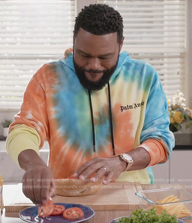 Andre's rainbow tie dye hoodie on Black-ish