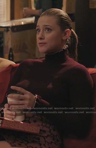 Betty's pink mini skirt on Riverdale