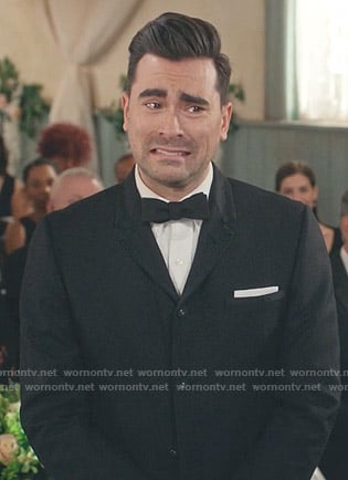 David's black blazer on Schitts Creek