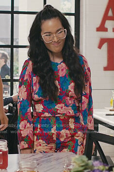 Doris's floral print top and pants on American Housewife