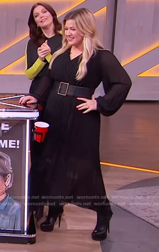 Kelly's black pleated maxi dress on The Kelly Clarkson Show