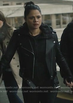 Mel's black leather moto jacket on Charmed