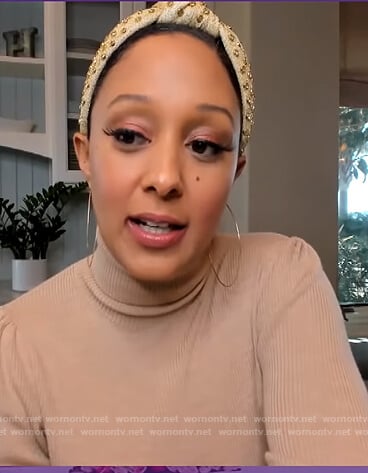 Tamera's studded velvet headband on The Real