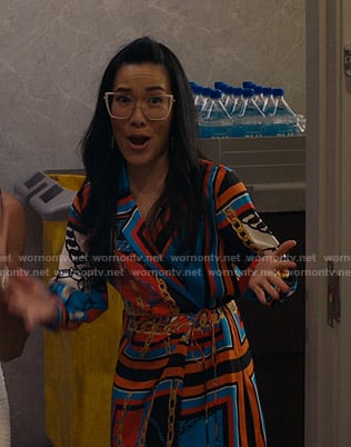 Doris's multicolored chain print dress on American Housewife