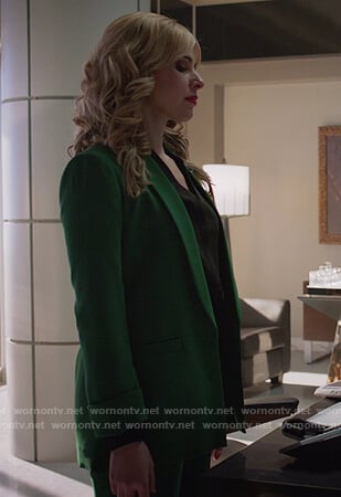 Gamemnae's green blazer on Supergirl