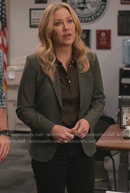 Jen's green single breasted blazer on Dead to Me