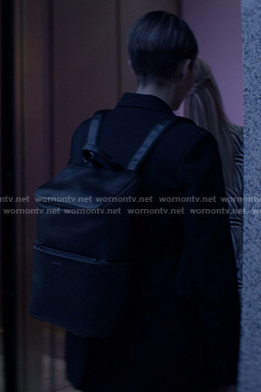 Kate's black backpack on Batwoman