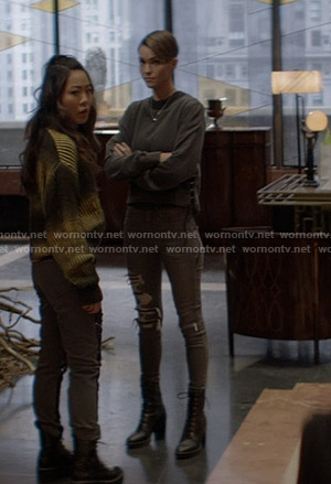 Kate's grey distressed jeans on Batwoman