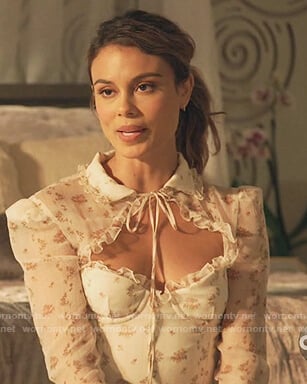 Noa's floral ruffle blouse on The Baker and the Beauty