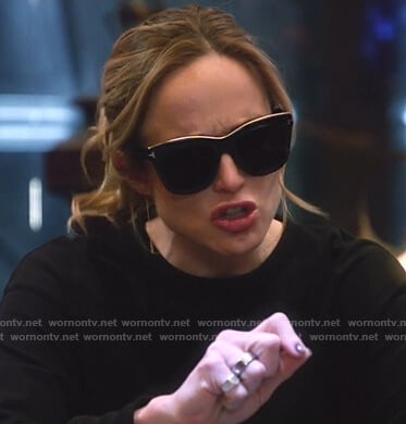 Sara's black square sunglasses on Legends of Tomorrow