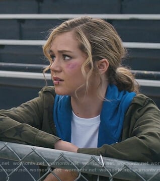 Coutrney's green star print jacket on Stargirl