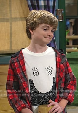 Fin's white Real Skate print shirt on Bunkd