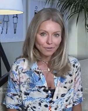 Kelly's bird print shirt on Live with Kelly and Ryan