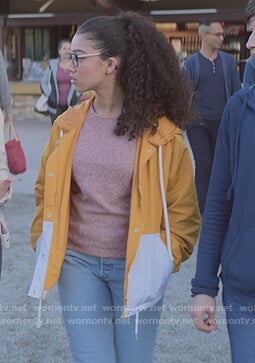 Mary-Anne's yellow colorblock windbreaker jacket on The Baby-Sitters Club