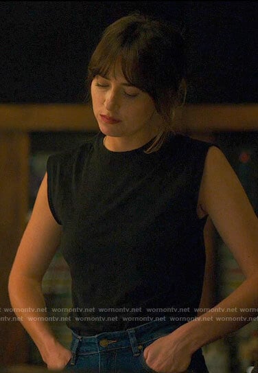 Maggie's black muscle tank top on The High Note