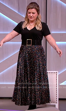 Kelly's black floral pleated skirt on The Kelly Clarkson Show