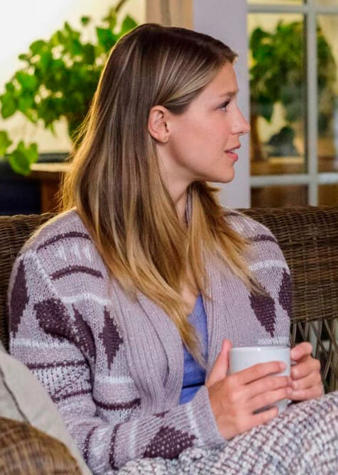 Kara's grey printed cardigan on Supergirl