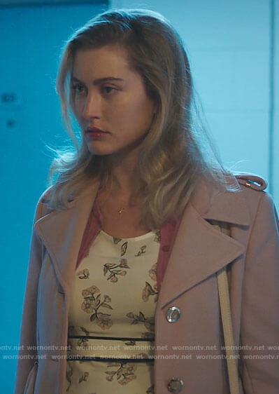 Becky's white floral maternity top on Filthy Rich