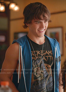 Luke's zombie samurai print tank on Julie and the Phantoms