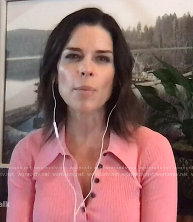 Neve Campbell's pink ribbed polo on The Talk