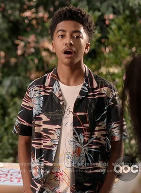 Jack's white graphic print tee on Black-ish