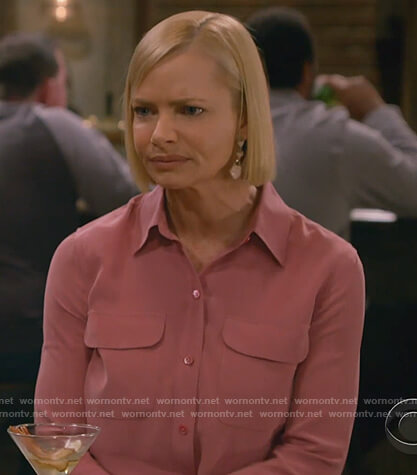 Jill's pink shirt with pockets on Mom