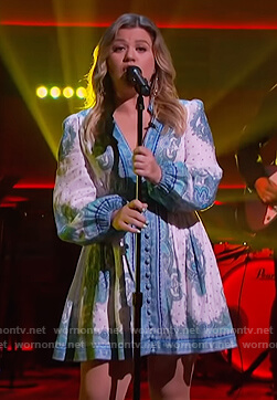 Kelly's white paisley print linen dress on The Kelly Clarkson Show