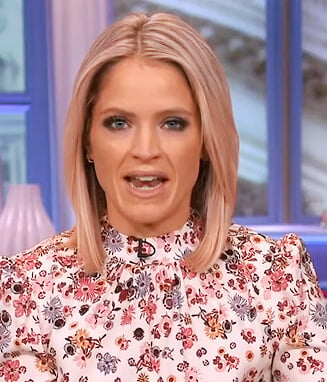 Sara's white floral mock neck blouse on The View