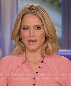 Sara's pink ribbed polo top on The View