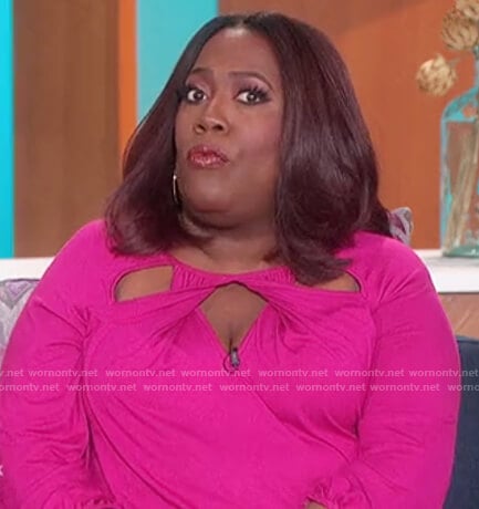 Sheryl's pink twisted top on The Talk