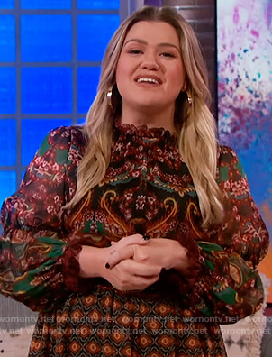 Kelly's paisley print mini dress on The Kelly Clarkson Show