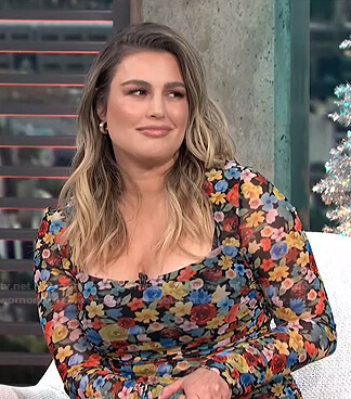 Carissa's floral print square neck dress on E! News Daily Pop