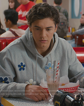 Jamie's gray daisy embroidered sweater on Saved By The Bell