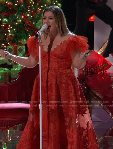 Kelly's red embroidered tulle gown on The Voice